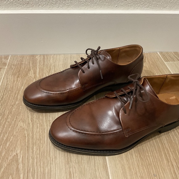 Allen Edmonds Raymond Apron-toe Derby Dress Shoe - Picture 2 of 6